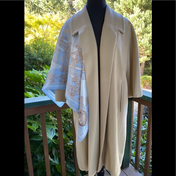 Cartier Jeweled Tiger Silk Scarf 🐅💎 - Picture 9 of 9